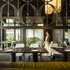 Elegante anpassbare Holztisch- und Stuhlset - am besten für Luxushotels