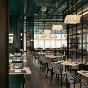 Speisestisch für ein maßgeschneidertes Restaurant-High-End-Massivholzdesign für Hotels