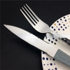 Hochwertige 16pcs Edelstahl -Bestecke Sets Neue Design Holzfarbe Plastikgriff enthalten Löffel Messergabel Tee Löffel