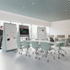 Smart Conference Room Set mit Tisch + Stühle + Mobiles Whiteboard