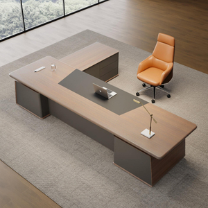 Luxus -Office -Stuhl und Schreibtischkombination