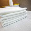 Heißer Verkauf Baumwollabsorbierende Badematte OEM Logo Badezimmer weißes Handtuchset für Hotel